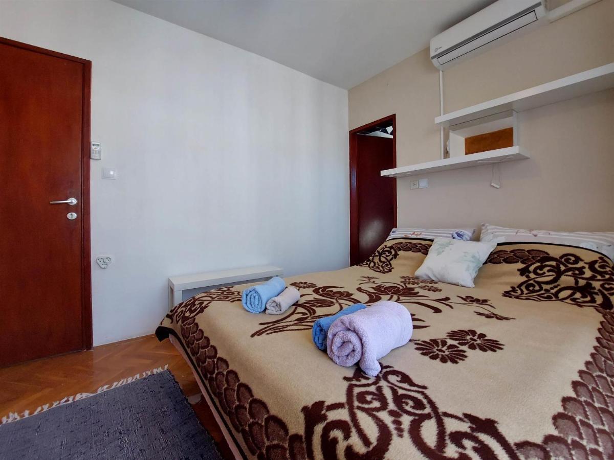 Apartment And Room Marica Punat Kültér fotó