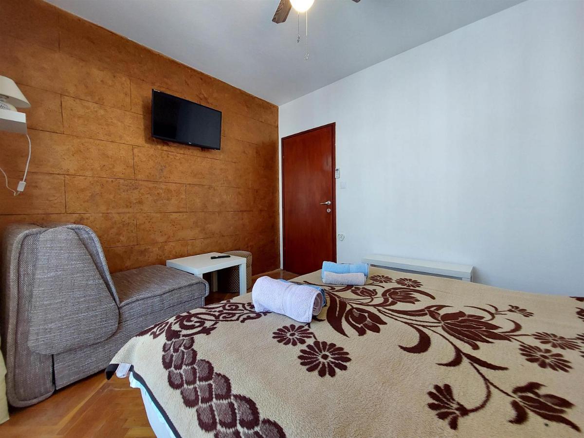 Apartment And Room Marica Punat Kültér fotó